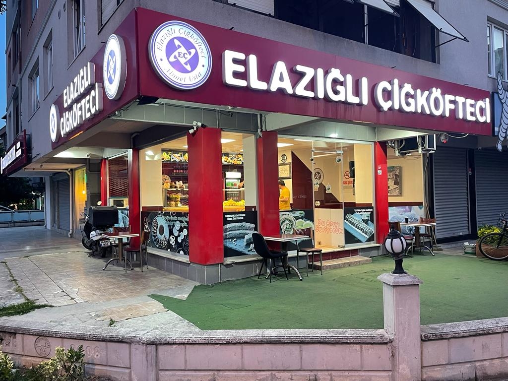Elazigli Cigkofteci Ahmet Usta